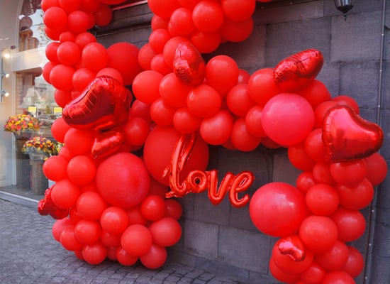 Décoration ballons personnalisés saint-valentin idée originale